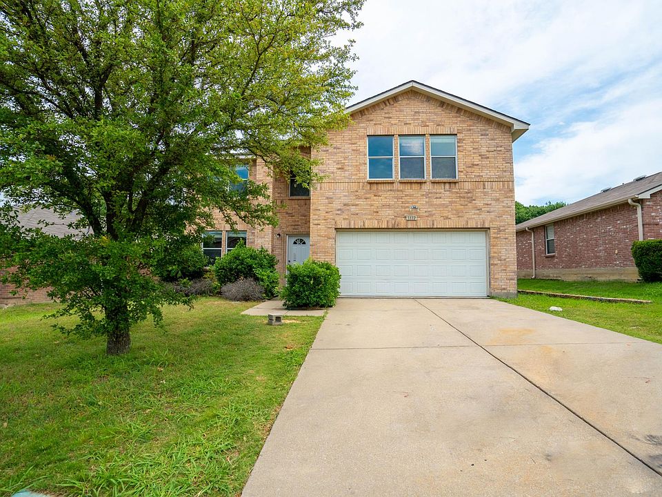 1st image of 1112 Willow Tree Dr