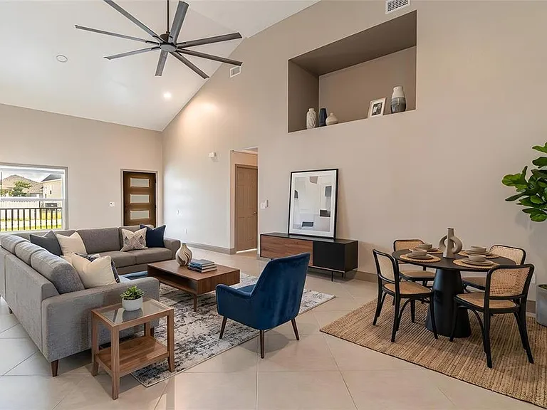 148 Madalyn Ct — Photo 2