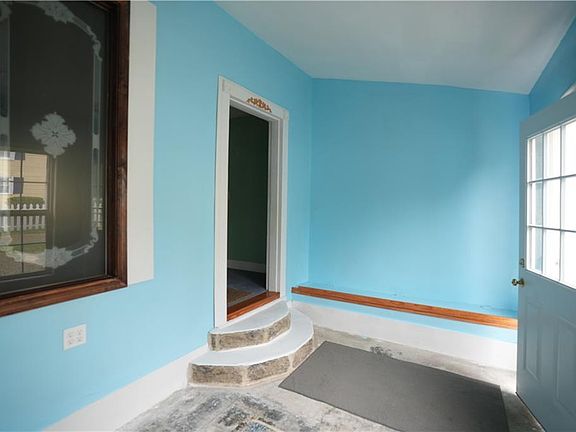 4th image of 28083 Harborton Rd