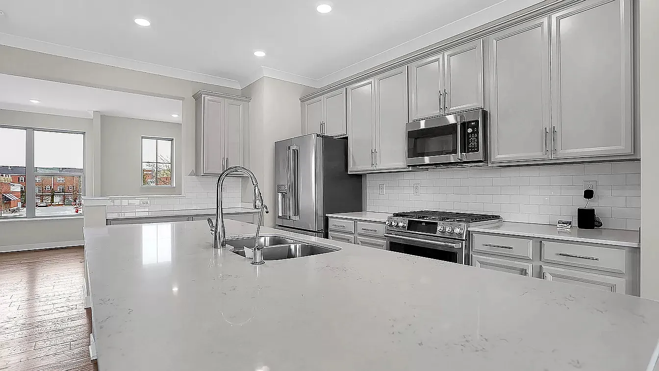 3 bed, 2073 sqft, $2,695 — Photo 4