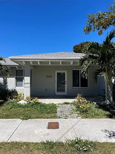 10229 SW 173rd St #1 Photo 1