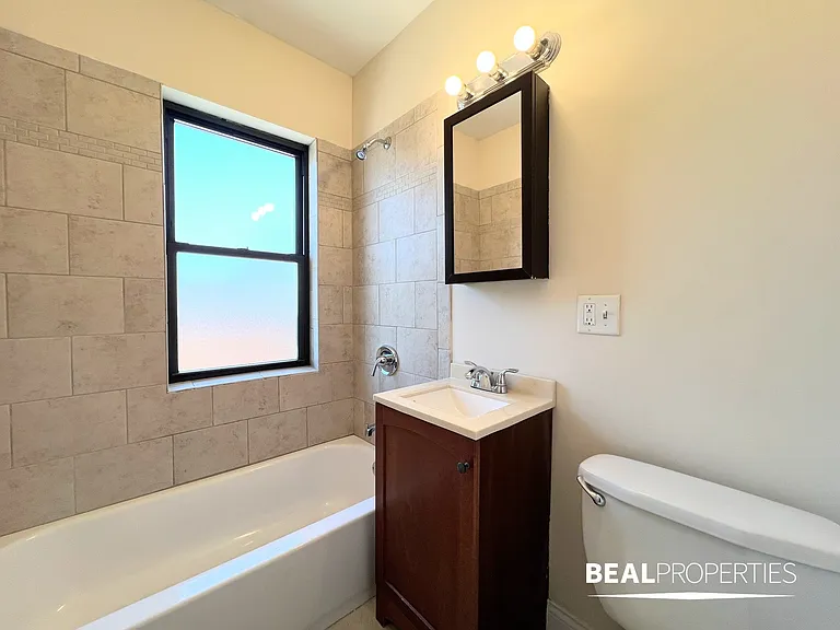 1101 W Wellington Ave #2 — Photo 11