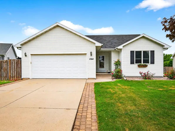 1564 Hillsdale Ct, Neenah, WI 54956