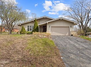 N42W5598 Wilshire DRIVE, Cedarburg, WI 53012
