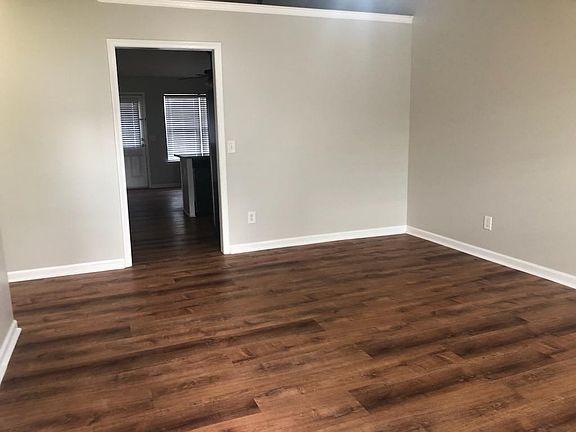 2nd image of 718 Dellwood Dr