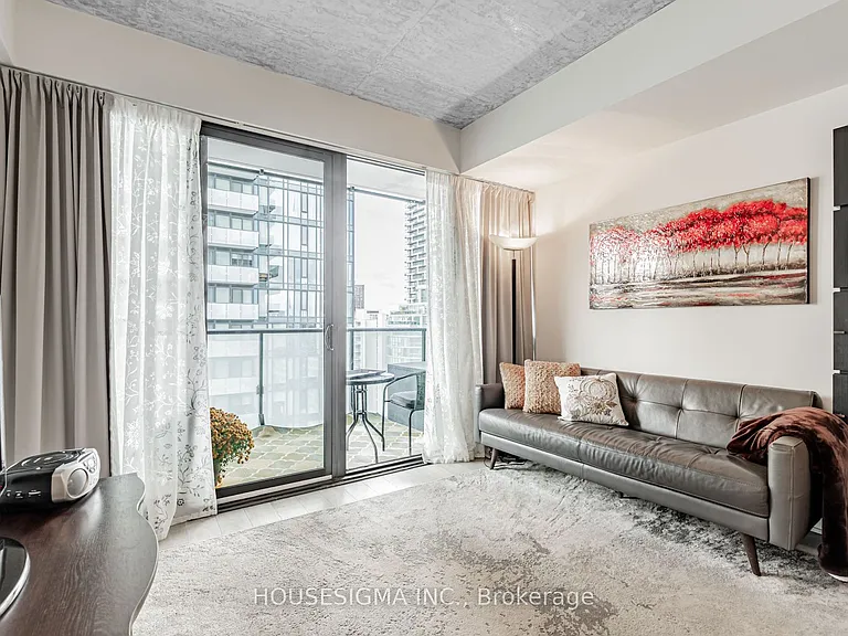 185 Roehampton Ave #1201 — Photo 9
