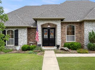 1900 Cobblestone Dr, Shawnee, OK 74804