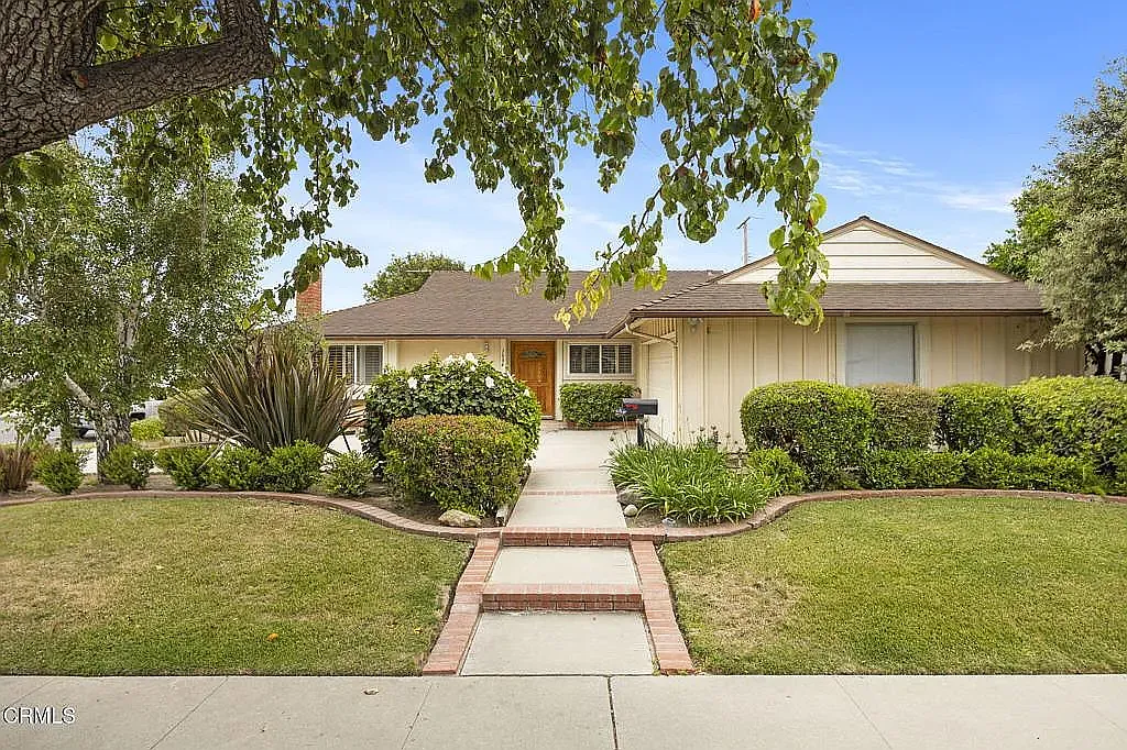 4 bed, 1879 sqft, $4,200 — Photo 1