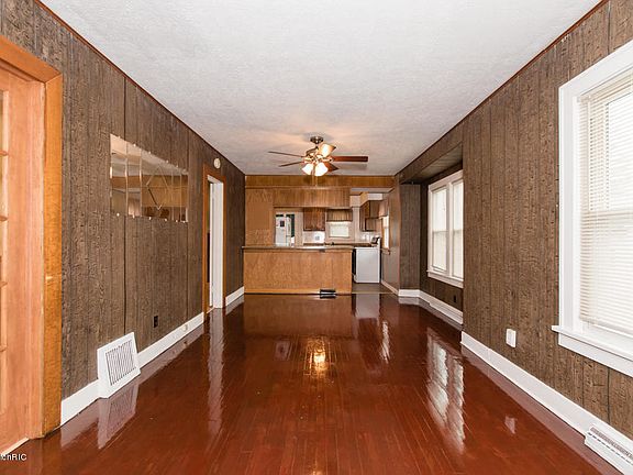 2nd image of 917 Sheridan Dr