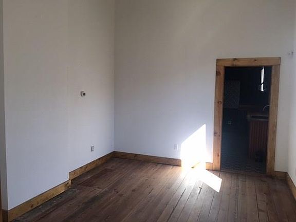 4th image of 1619 Saint Anthony St