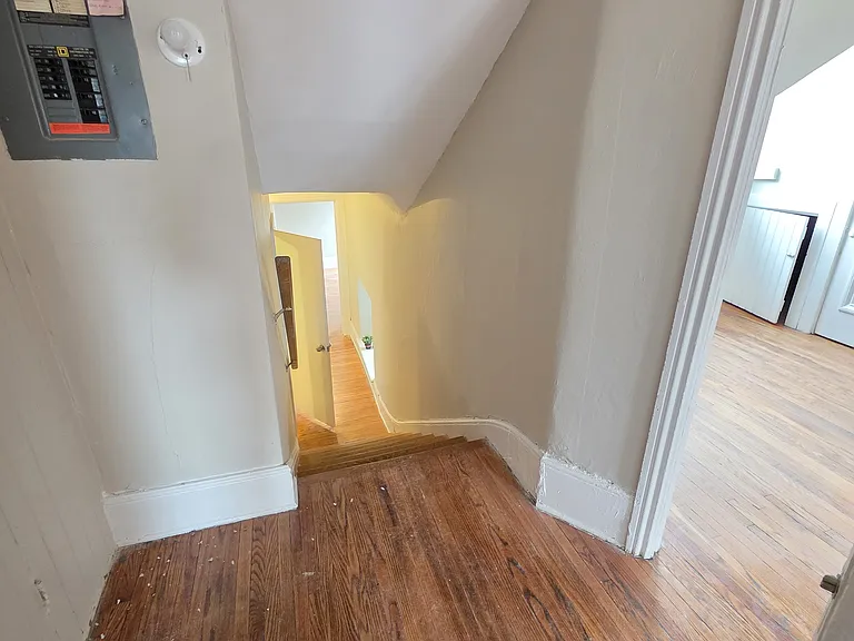 207 William St #5 — Photo 10