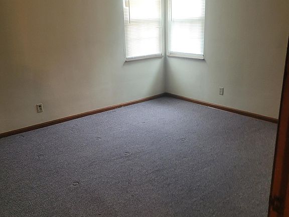 5th image of 15624 Lydian Ave
