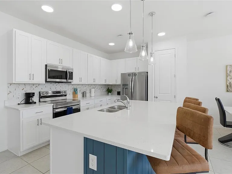 710 Longboat Dr — Photo 12