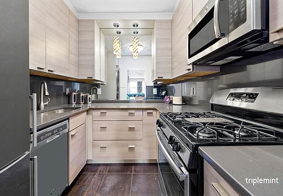 4th image of 205 E 63rd St APT 7E