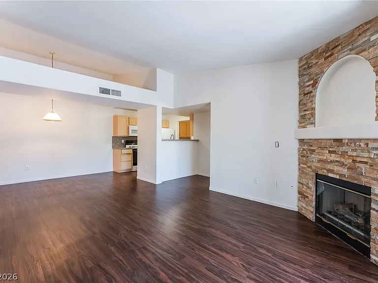 950 Seven Hills Dr #524 — Photo 7