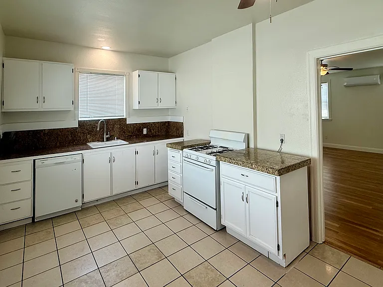 1311 Cahill Ave #B — Photo 11