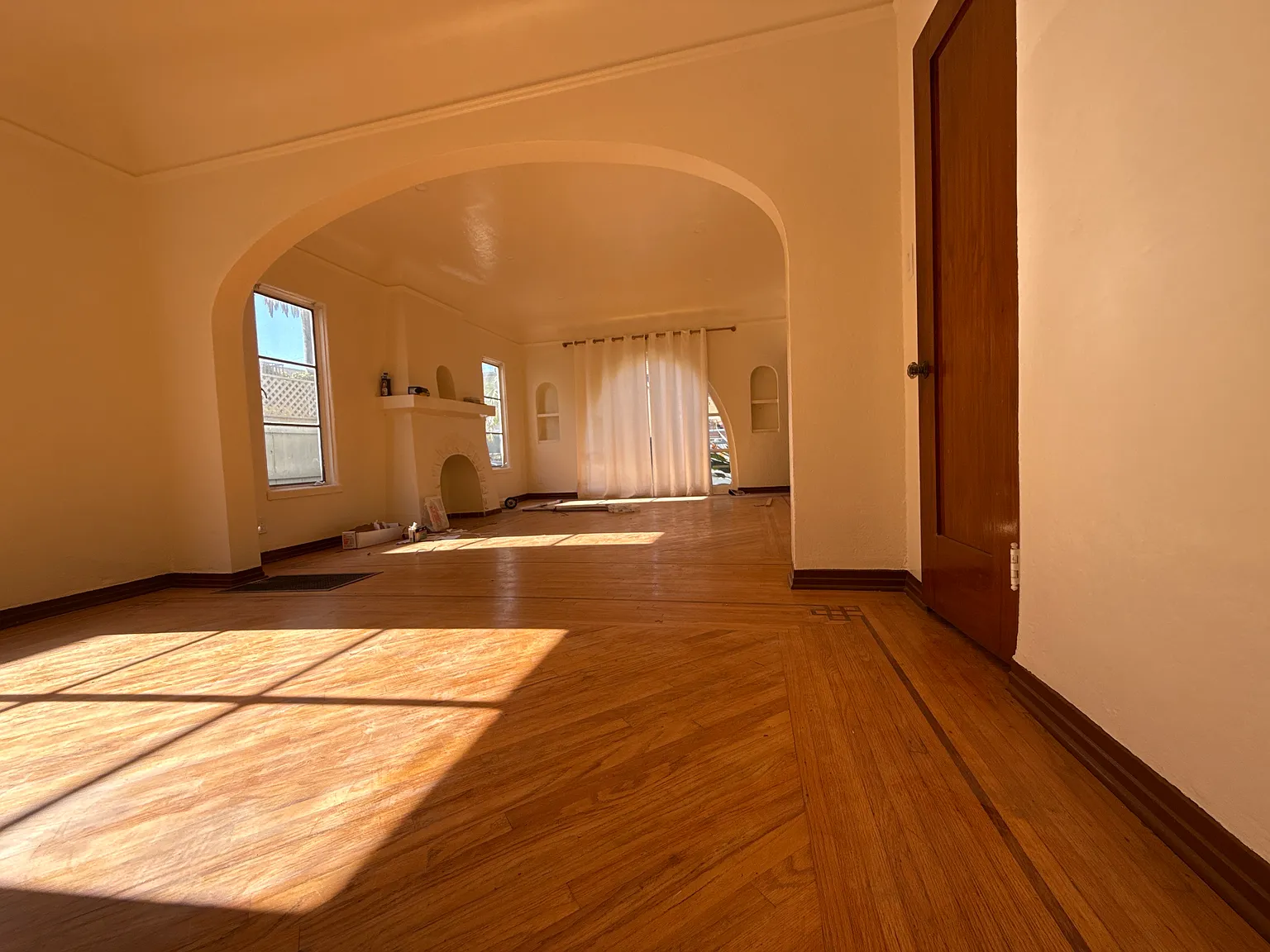 2 bed, 1100 sqft, $3,250 — Photo 4
