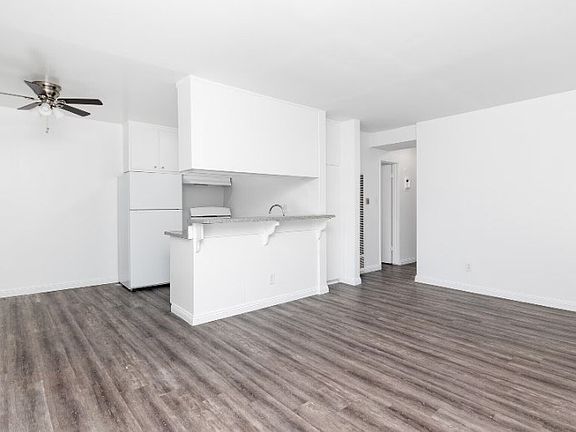 4th image of 2700 Ellendale Pl APT 318