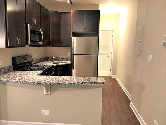 5th image of 416 W Surf St APT 202