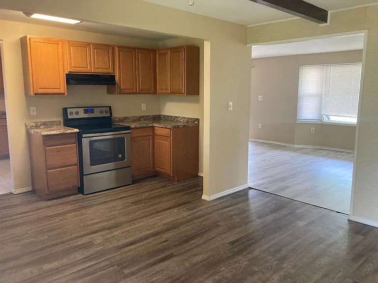144 McCraw Dr — Photo 15