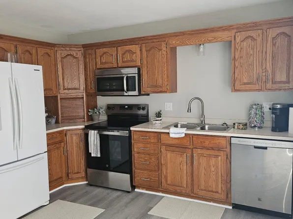 1300 Remington Way, Holts Summit, MO 65043