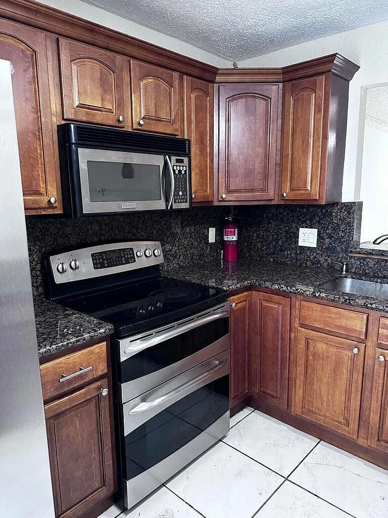 Building Photo - 6200 S Falls Circle Dr #310