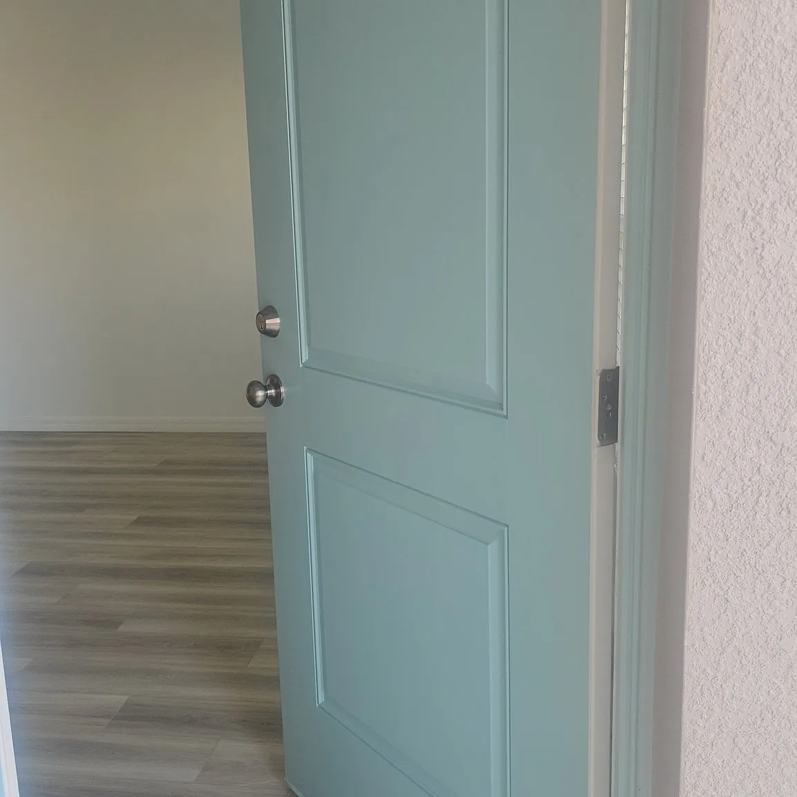 Bedroom suite — Photo 2