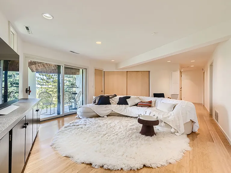 450 College Ave — Photo 22