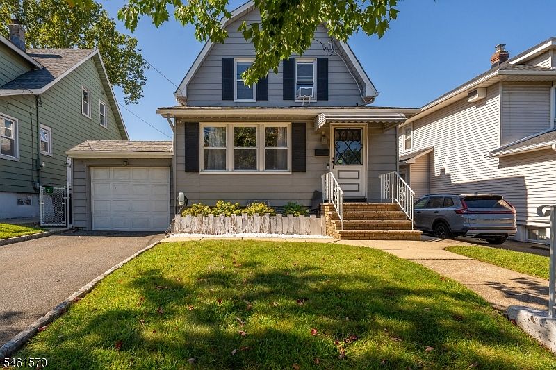 1st image of 344 Rutherford Ave