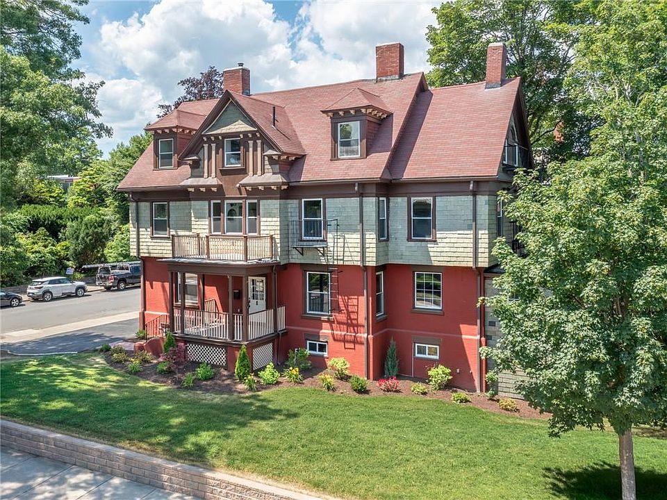 1st image of 166 Waterman St #3