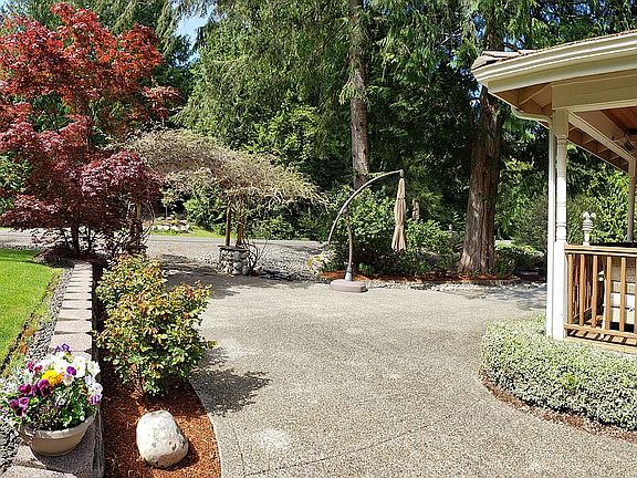 2nd image of 8364 Landing Ln SE