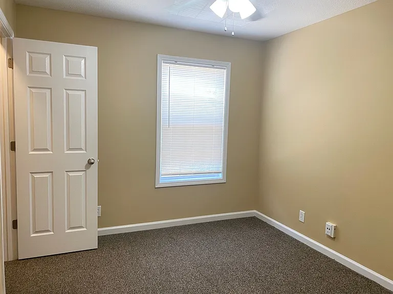 803 Golfview Pl #C — Photo 9