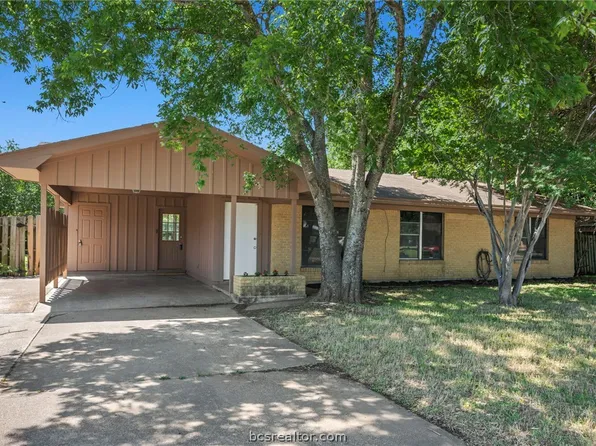 905 Dellwood St, Bryan, TX 77802