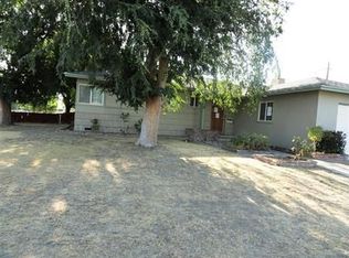 1925 Montgomery Ave, Bakersfield, CA 93304