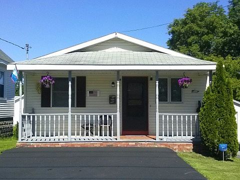  Front of the house 