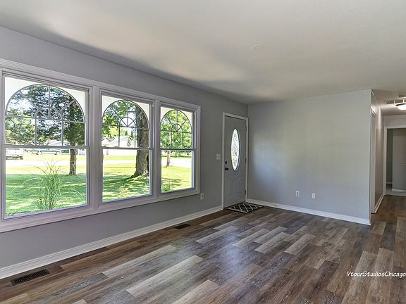 5th image of 805 W Eureka St