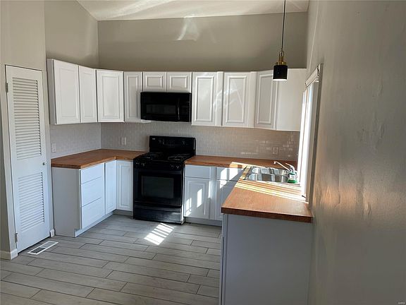 3rd image of 12425 Jerries Ln