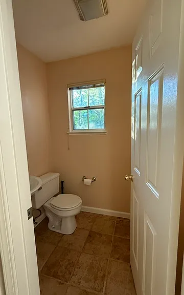 952 Furlong Dr — Photo 14