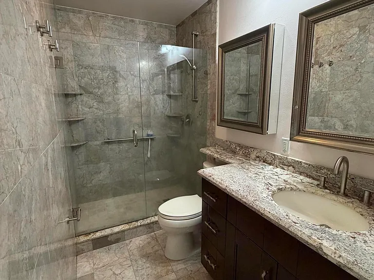 806 NW 41st Ct — Photo 22