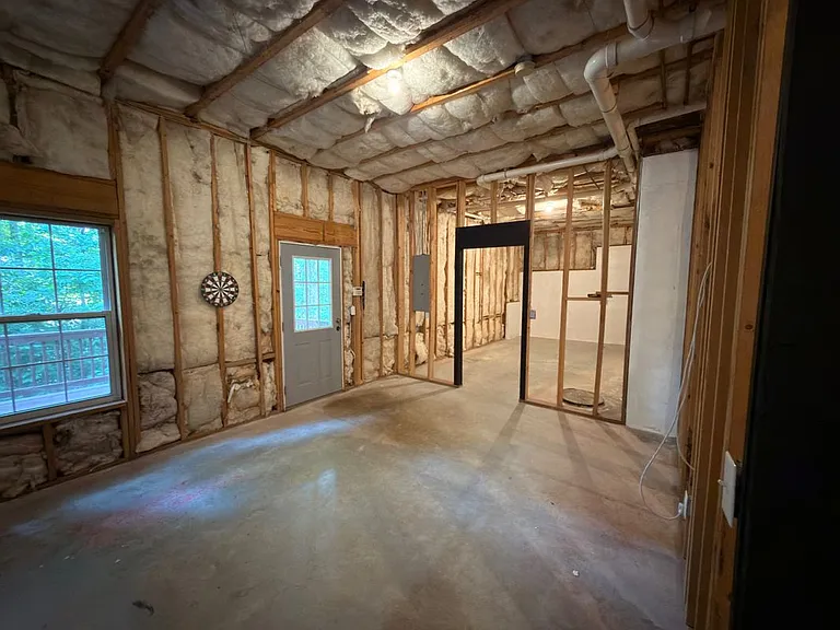 5706 Amberside Ln NE — Photo 6