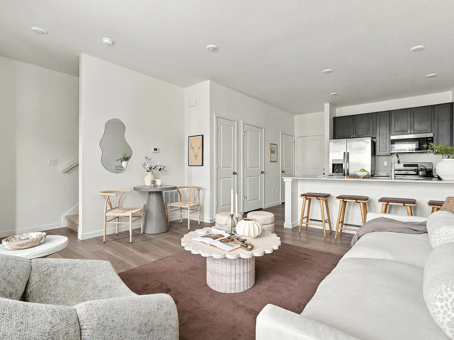 2 bed, 2.5 bath, 1300 sqft, $2,450 — Photo 2
