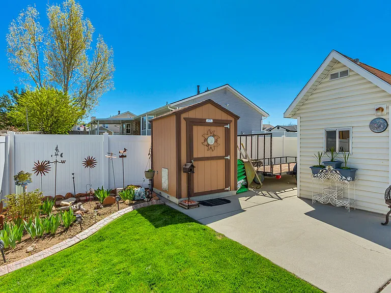 4573 S 5505 W — Photo 4