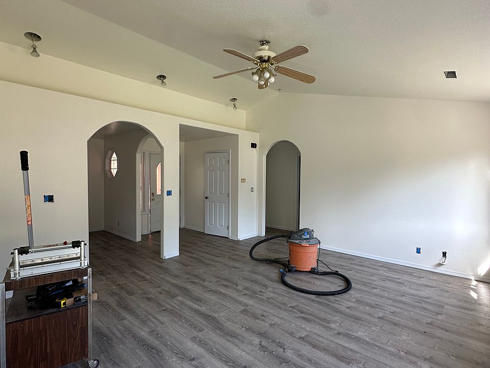 1st image of 125 Blueberry Ln