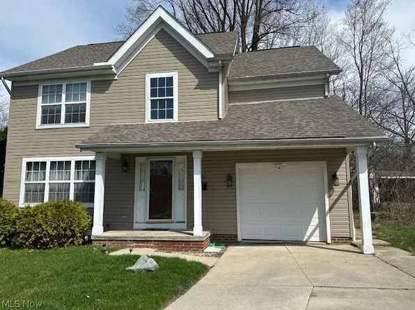 2983 Hampton Rd, Cleveland, OH 44120