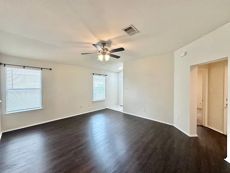 4510 Causeway Ct — Photo 5