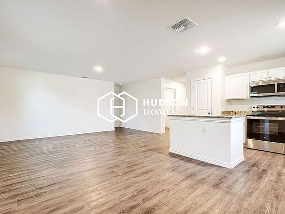 4th image of 204 Coronado Ave