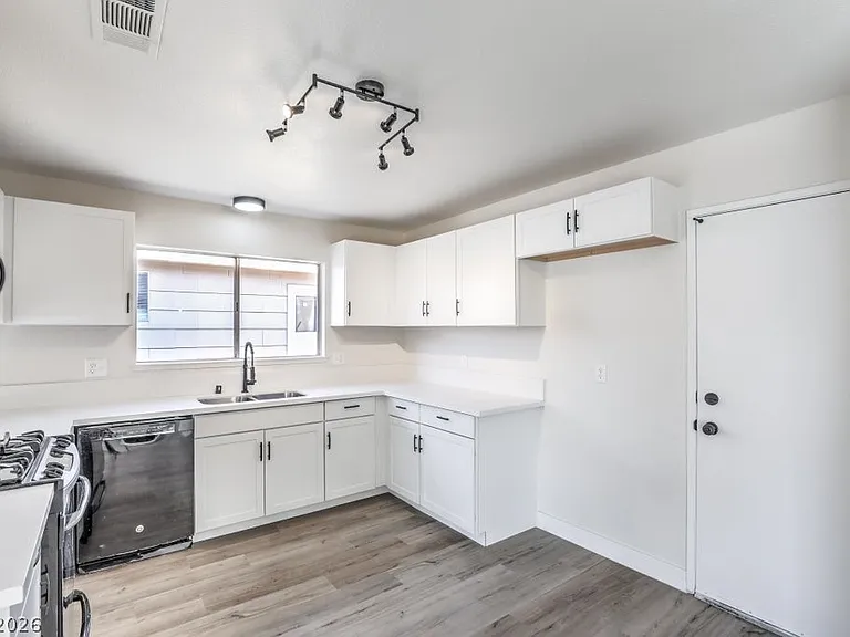 7201 Blizzard Ln — Photo 6