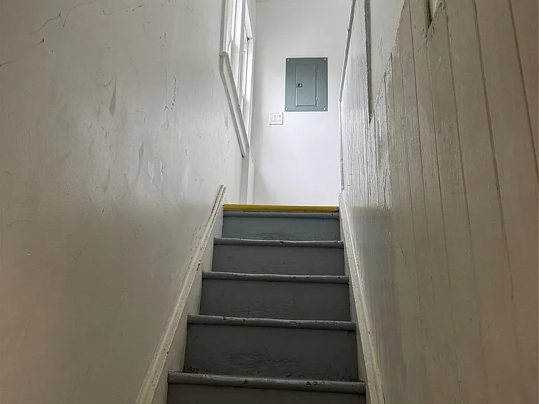 300 Highland Ave #7 — Photo 7