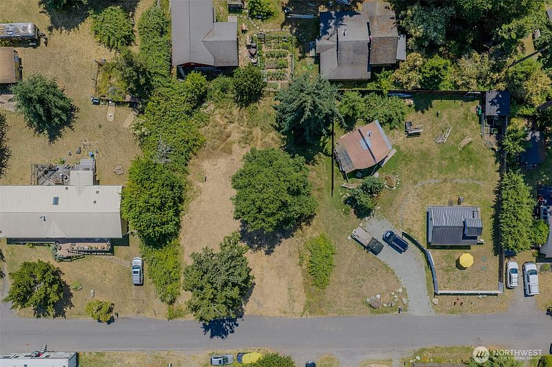 3rd image of 118 Alder Street