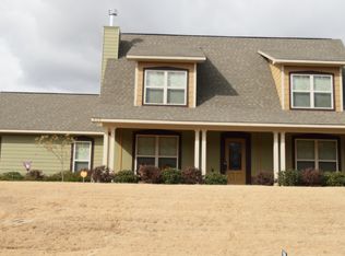 408 Marthas Ct, Opelika, AL 36801